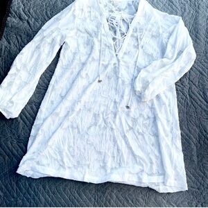 H&M Beach Dress Women size 6 White Floral Long Sleeve Vneck Lace Up Mini Tunic